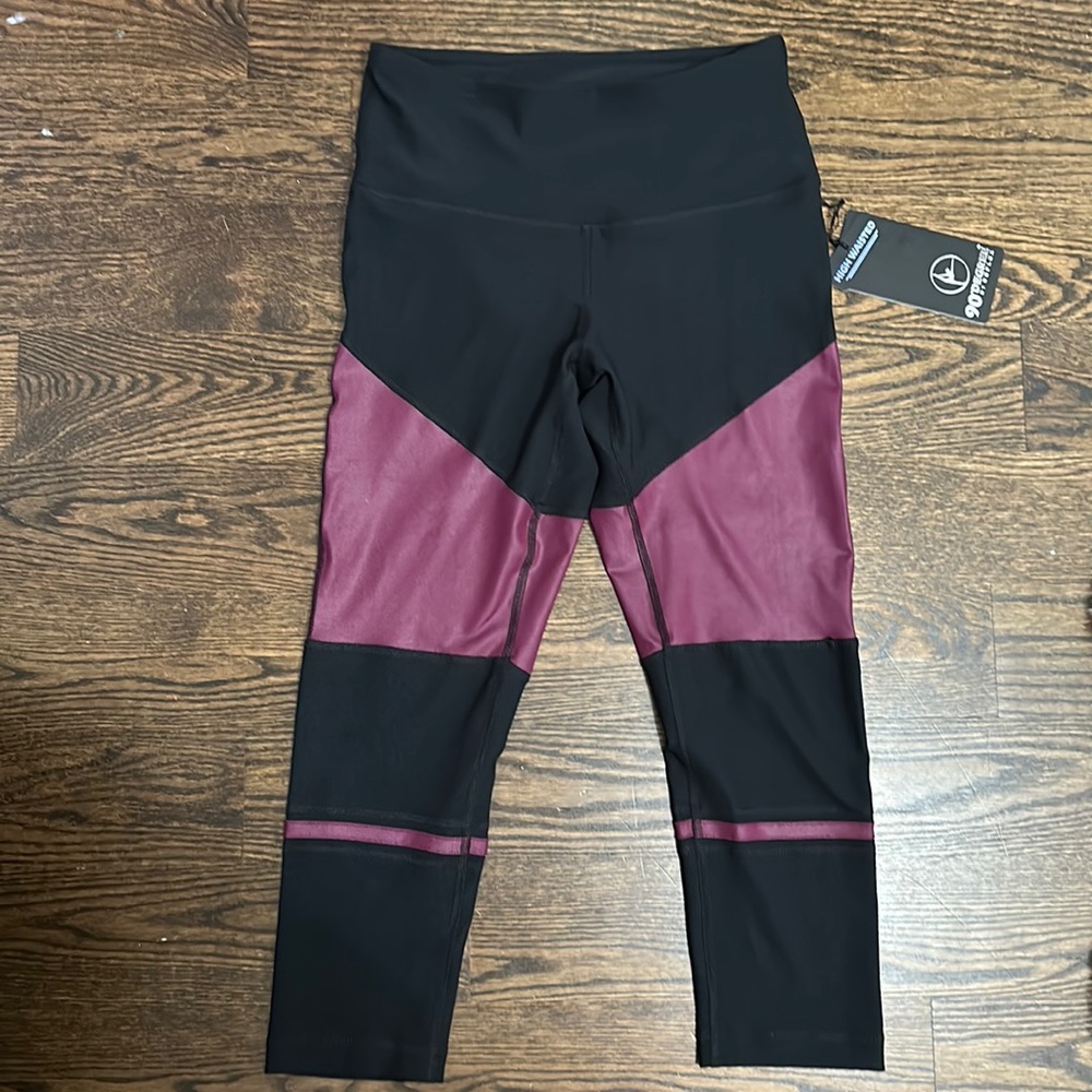 90 degree- capri leggings